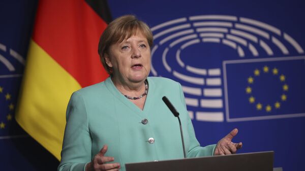 Канцлер Германии Ангела Меркель выступает в Европарламенте в Брюсселе - Sputnik Латвия