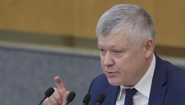 Председатель комиссии Госдумы по расследованию случаев вмешательства в дела РФ извне Василий Пискарев - Sputnik Латвия