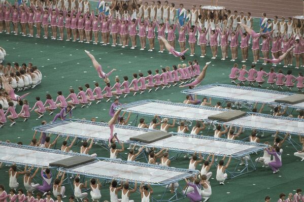 Церемония открытия XXII летних Олимпийских игр в Москве, 1980 год - Sputnik Латвия