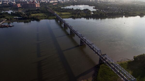 Железнодорожный мост через реку Обь в Новосибирске - часть Транссибирской железнодорожной магистрали - Sputnik Latvija