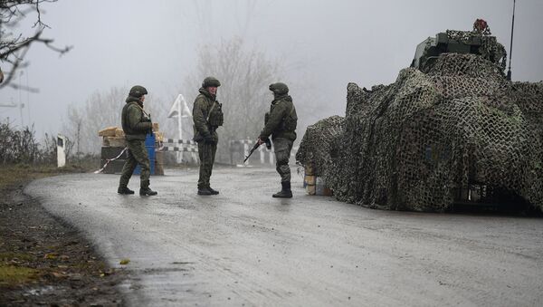 Российские миротворцы на блокпосту в Лачинском коридоре - Sputnik Latvija
