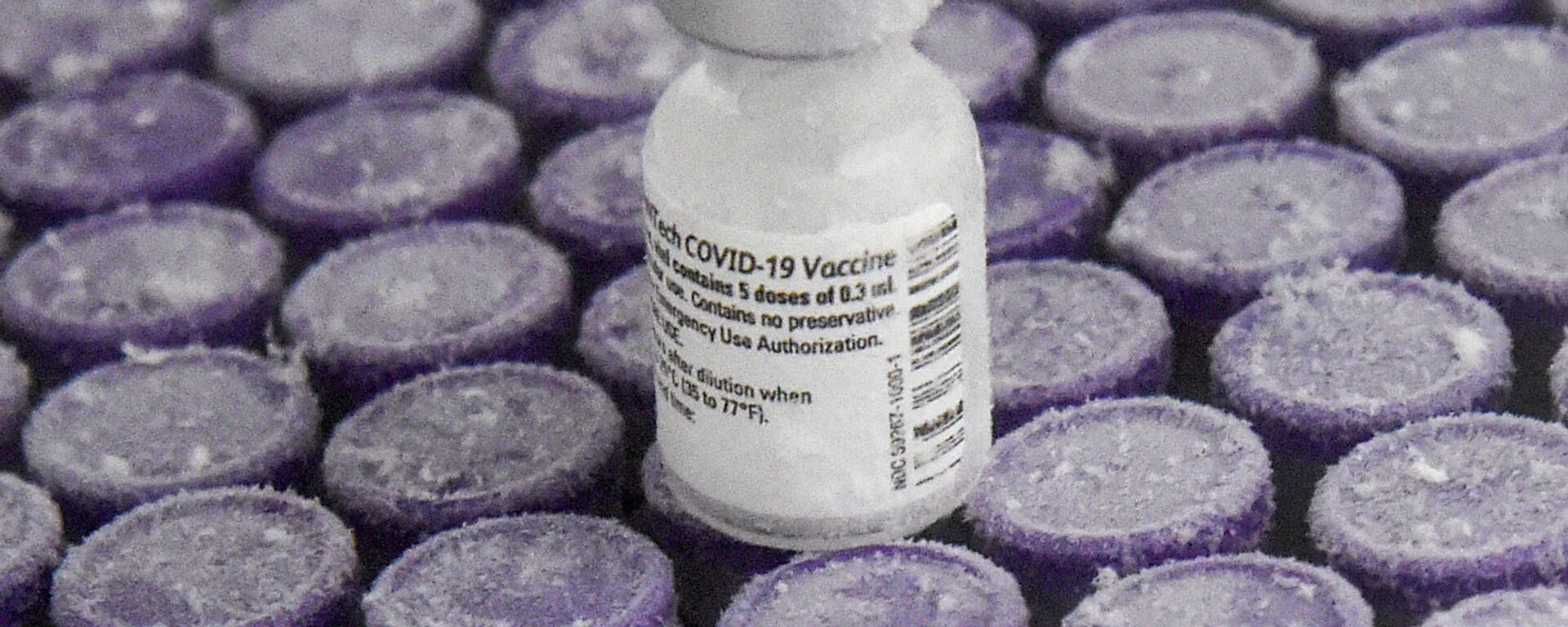 Вакцина от COVID-19 производства компании Pfizer - Sputnik Латвия, 1920, 26.03.2021