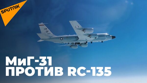 Российский МиГ-31 перехватил американский самолет-разведчик у берегов Камчатки - Sputnik Латвия