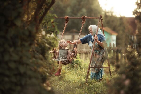 Fotogrāfijā – vecvecmāmiņa un mazmazmeitiņa - Sputnik Latvija