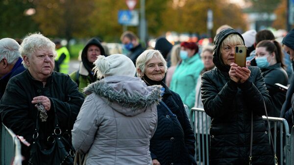 Пенсионеры ждут открытия магазина Lidl в Риге - Sputnik Latvija
