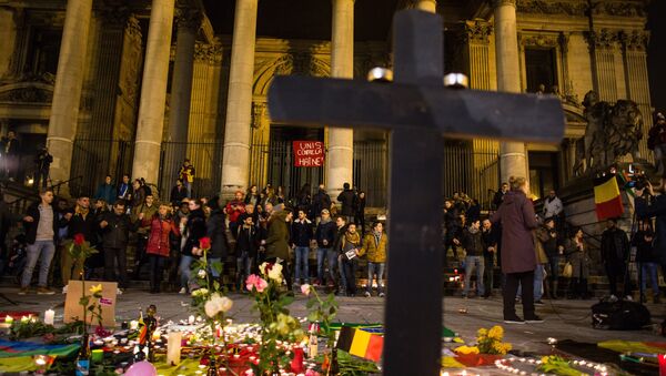 В Брюсселе почтили память погибших во время терактов - Sputnik Латвия