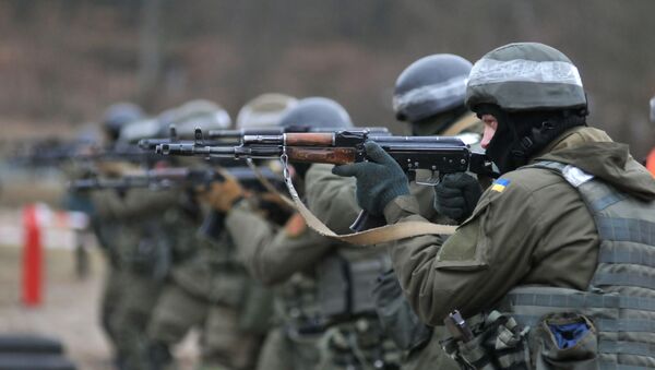 Подготовка пехоты Нацгвардии Украины по методике НАТО - Sputnik Latvija