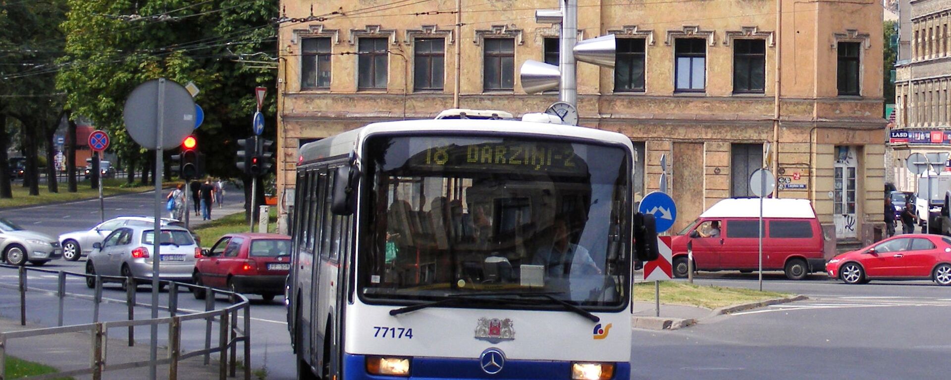 Автобус в Риге - Sputnik Латвия, 1920, 07.11.2022