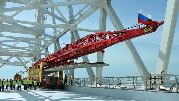 Построена первая жд ветка Крымского моста - видео - Sputnik Latvija