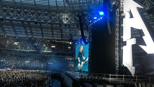 Metallica спела в Москве Группу крови на русском - видео - Sputnik Latvija