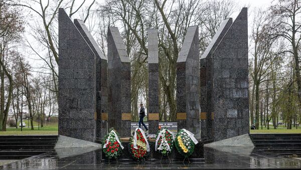 Мемориал советским воинам в Даугавпилсе - Sputnik Латвия