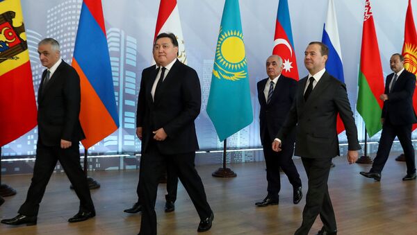 Премьер-министр РФ Д. Медведев принял участие в заседаниях Совета глав правительств СНГ и Евразийского межправительственного совета - Sputnik Latvija