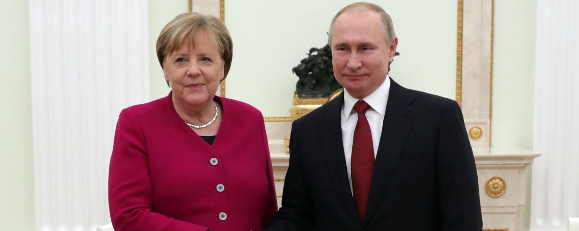 Встреча президента РФ В. Путина с канцлером Германии А. Меркель - Sputnik Latvija, 1920, 03.07.2021