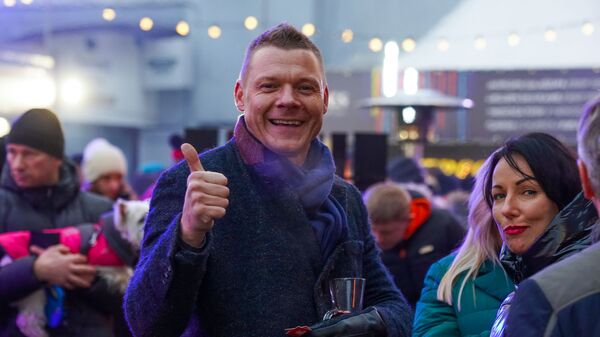 Президент Латвийского общества ресторанов Янис Ензис поставил оценку отлично  фестивалю уличной еды Street Food Festival в Риге. - Sputnik Латвия