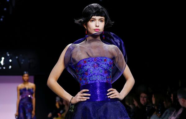 Неделя моды в Париже Haute Couture: Armani Prive - Sputnik Латвия
