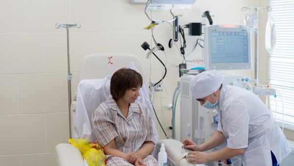Пациентка во время процедуры - Sputnik Latvija