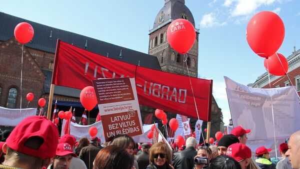 Митинг профсоюзов на Домской площади - Sputnik Latvija