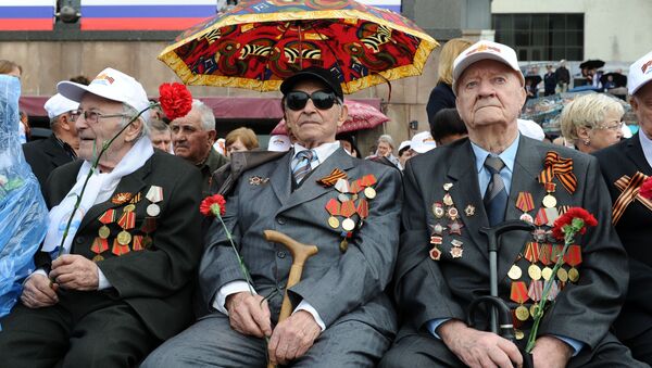 Militārā parāde par godu uzvaras Lielajā Tēvijas karā 71. gadadienai - Sputnik Latvija