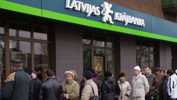Очередь в банкомат Latvijas Krājbanka - Sputnik Латвия