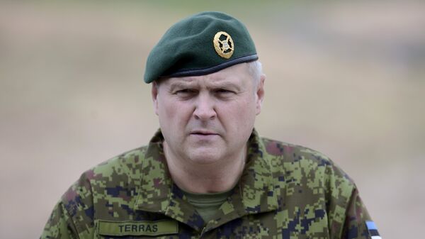 Бывший командующий Силами обороны Эстонии генерал-лейтенант Рихо Террас на учениях Saber Strike - Sputnik Латвия