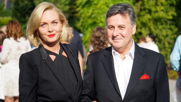 Банкир и владелец футбольного клуба Валерий Белоконь  с женой - Sputnik Латвия