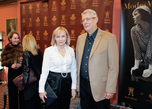 Экс-президент Латвии Валдис Затлерс с супругой на открытии Музея моды - Sputnik Латвия