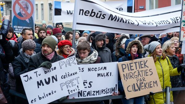 Пикет малых предпринимателей против отмены налога с микропредприятий - Sputnik Latvija