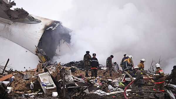 Liecinieki un upuri pastāstījuši par lidmašīnas avāriju pie Biškekas - Sputnik Latvija