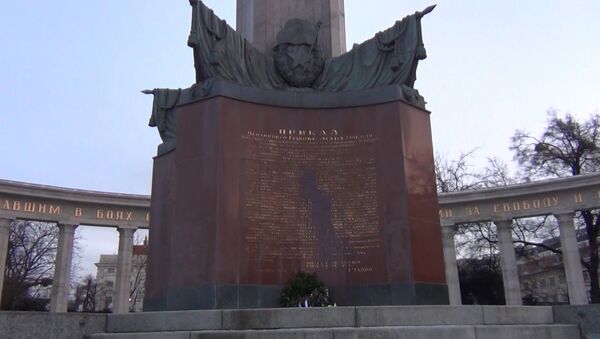 Оскверненный памятник в центре Вены - Sputnik Латвия