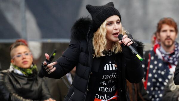 Певица Мадонна на марше женщин - Sputnik Латвия