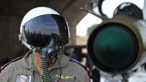 Sīrijas lidotājs Hamas aviobāzē - Sputnik Latvija