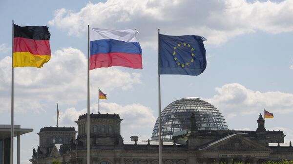 Vācijas, Krievijas un ES karogs - Sputnik Latvija