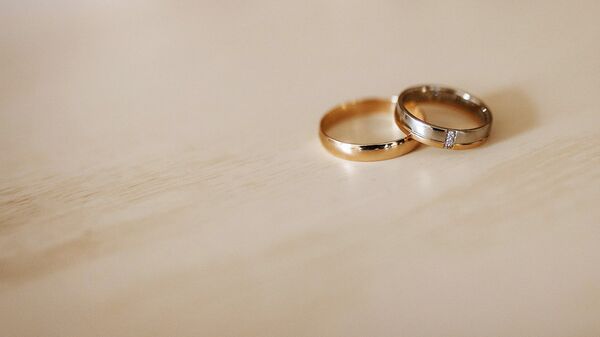 Zelta laulību gredzeni - Sputnik Latvija