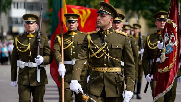 Парад Литовской армии в Паневежисе - Sputnik Латвия