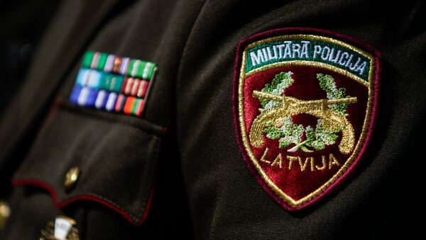 Нашивка Военной полиции на парадной форме - Sputnik Латвия