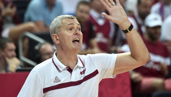 Тренер латвийской сборной по баскетболу Айнарс Багатскис - Sputnik Латвия