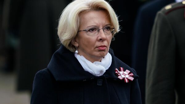 Инара Мурниеце на торжественной церемонии в день Лачплесиса на Братском кладбище - Sputnik Латвия