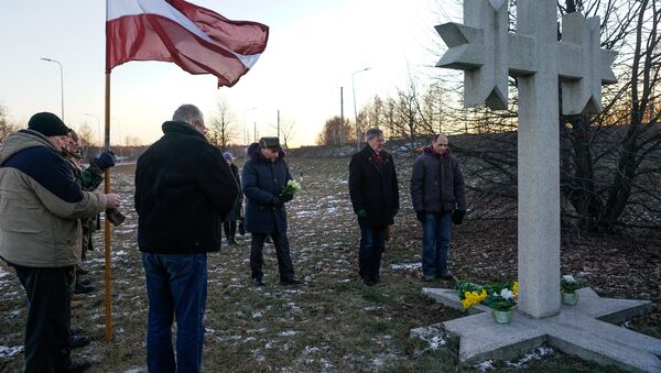 Памятное мероприятие, посвященное событиям 1991 года у моста в Вецмилгрависе, 16 января 2018 года - Sputnik Латвия