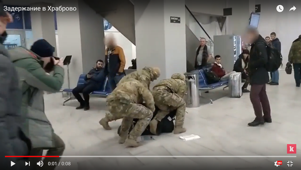 Спецоперация по задержанию боевика в аэропорту Храброво, Калининград - Sputnik Латвия