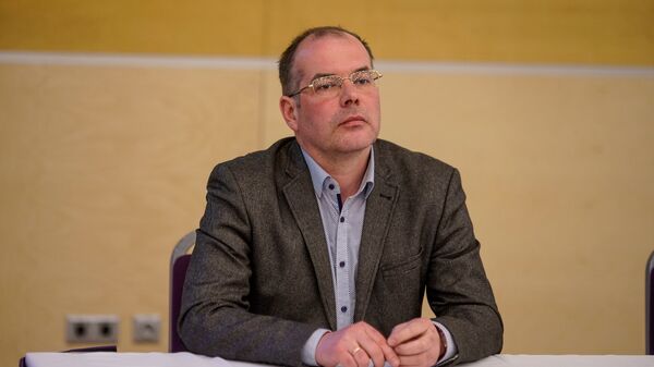 Евродепутат Андрей Мамыкин на Вселатвийском родительском собрании - Sputnik Latvija