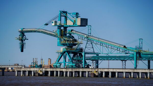 Балтийский угольный терминал в Вентспилсском свободном порту - Sputnik Latvija