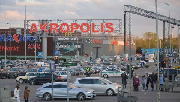 Ситуация около ТЦ Akropols в Вильнюсе, 27 апреля 2018 года - Sputnik Latvija