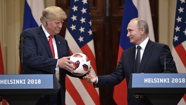 KF prezidents Vladimirs Putins un ASV prezidents Donalds Tramps - Sputnik Latvija