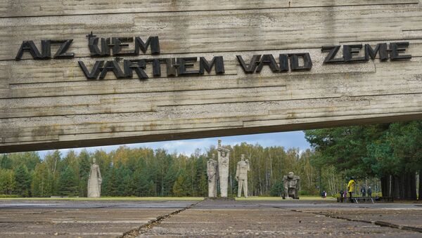 Salaspils koncentrācijas nometnes atbrīvošanas septiņdesmit ceturtā gadadiena - Sputnik Latvija